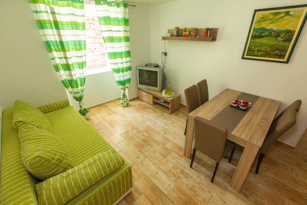 Oldhouse Vucinovic Apartment Tivat Exterior photo